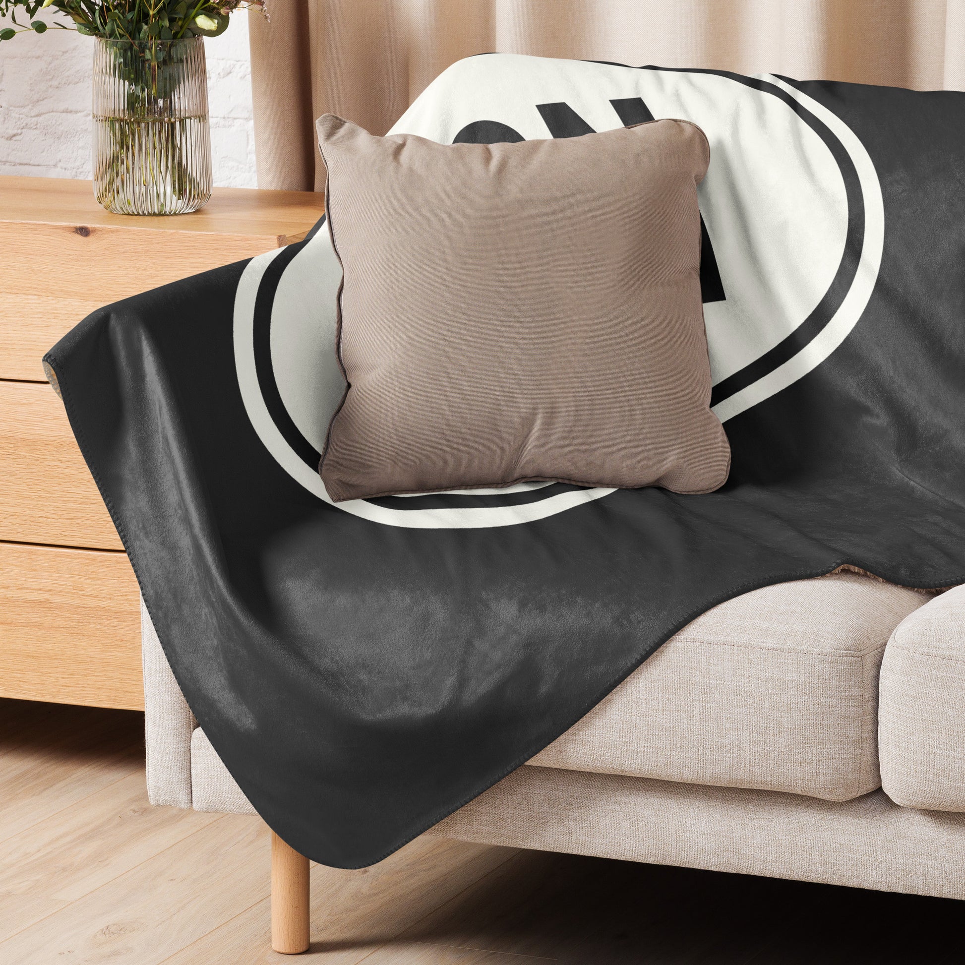 Unique Travel Gift Sherpa Blanket - White Oval • ICN Seoul Souvenir • YHM Designs - Image 05