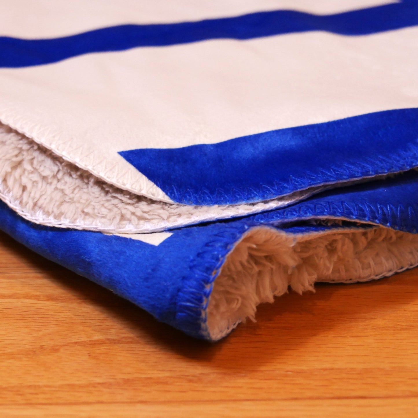 Unique Travel Gift Sherpa Blanket - White Oval • TLV Tel Aviv • YHM Designs - Image 15